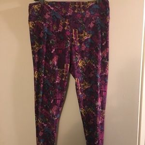 LulaRoe Tall & Curvy Leggings